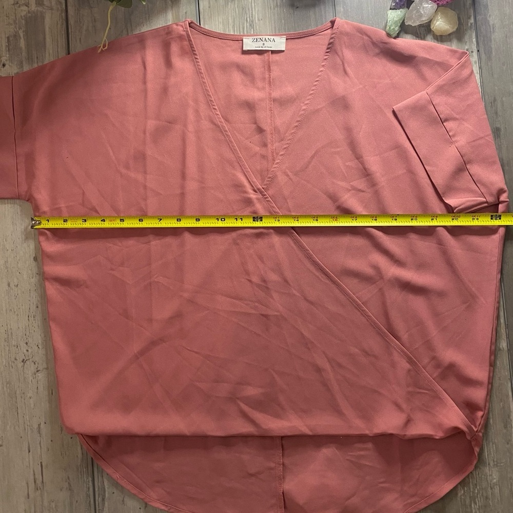 🍒5-$50 Zenana Short Sleeve Shirt
Split Neck Short Sleeve
Size Small - Picture 8 of 11